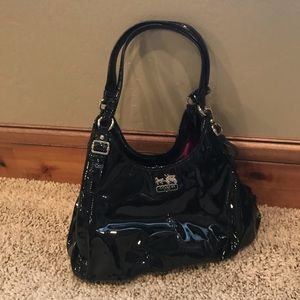 coach black patent leather shoulder bag